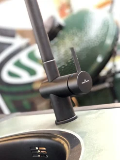 Dekton natuursteen kraan en wasbak – Modular Outdoor Workspace – Big Green Egg