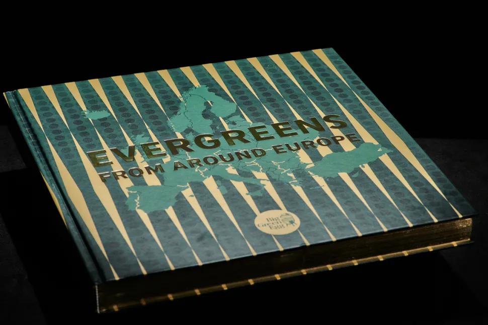 Evergreens from around Europe – Big Green Egg